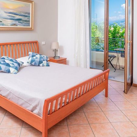 Appartamento Alice Pool Bardolino Bagian luar foto
