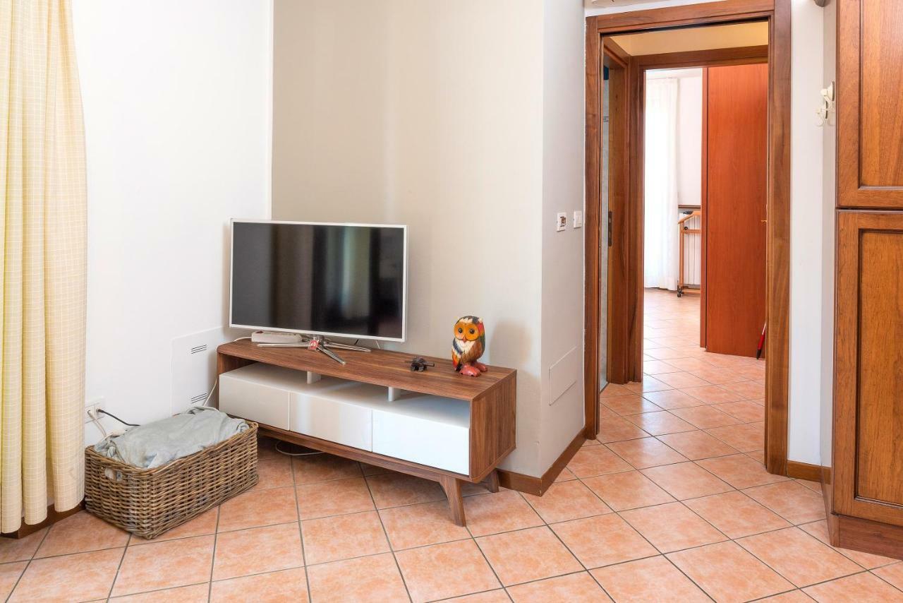 Appartamento Alice Pool Bardolino Bagian luar foto