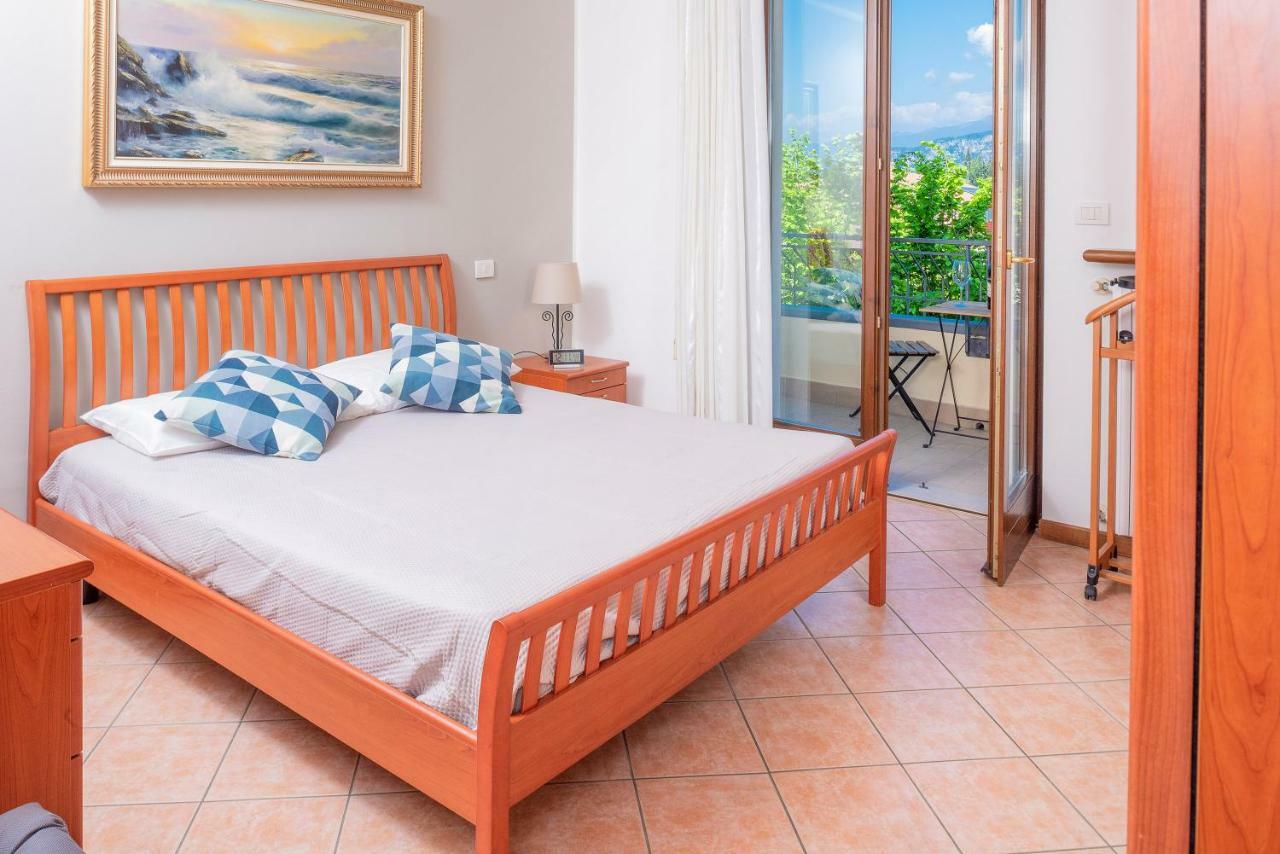 Appartamento Alice Pool Bardolino Bagian luar foto