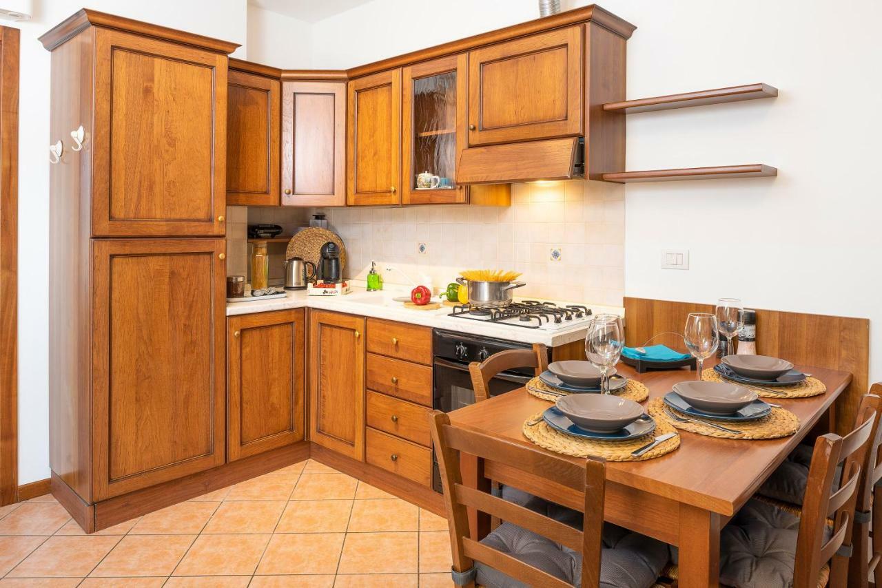 Appartamento Alice Pool Bardolino Bagian luar foto