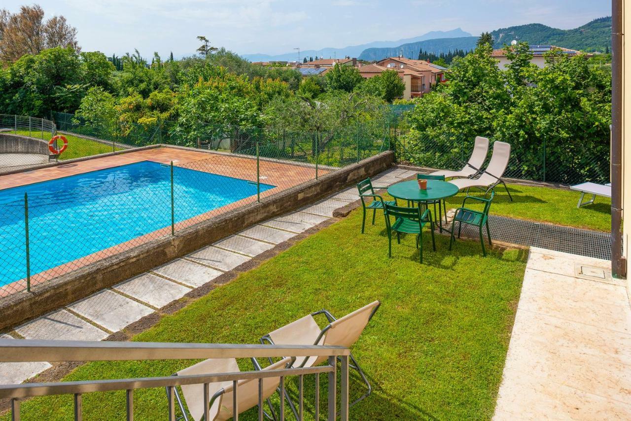 Appartamento Alice Pool Bardolino Bagian luar foto